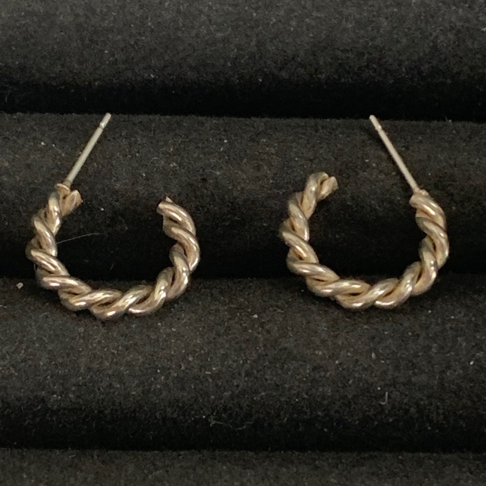 Gold Tone Twisted Rope Hoop Earrings Textured Cable Huggie Hoops 5094